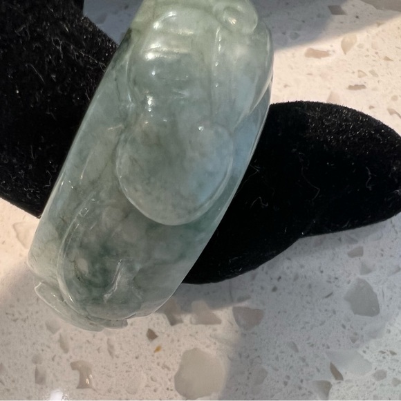 Size 10 carve Jade ring . - Picture 4 of 12